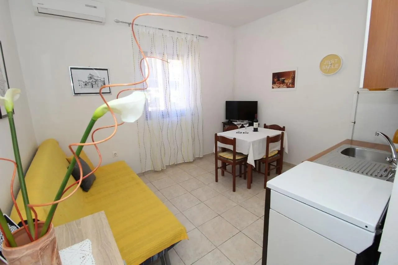 Apartment Pag 13060A Паг