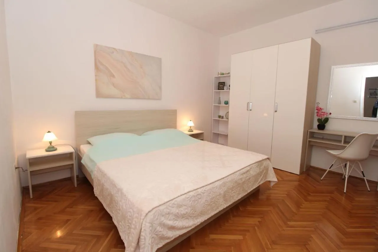 Apartment Pag 13060A باغ